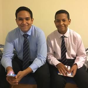 Meet your Posher, Iris